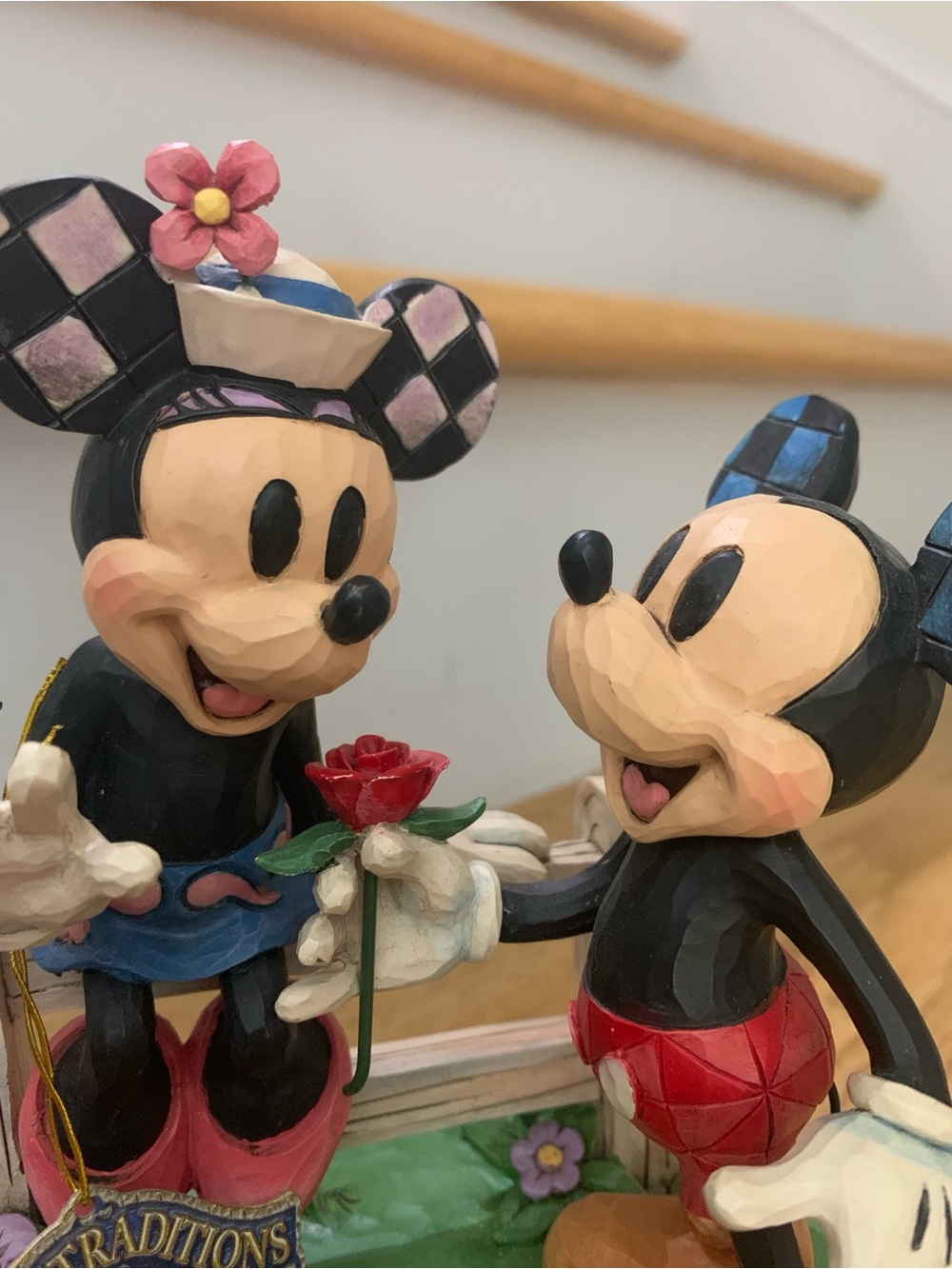 Jim Shore’s Mickey & Minnie Figurine - Perfect Condition - Picture 2 of 6